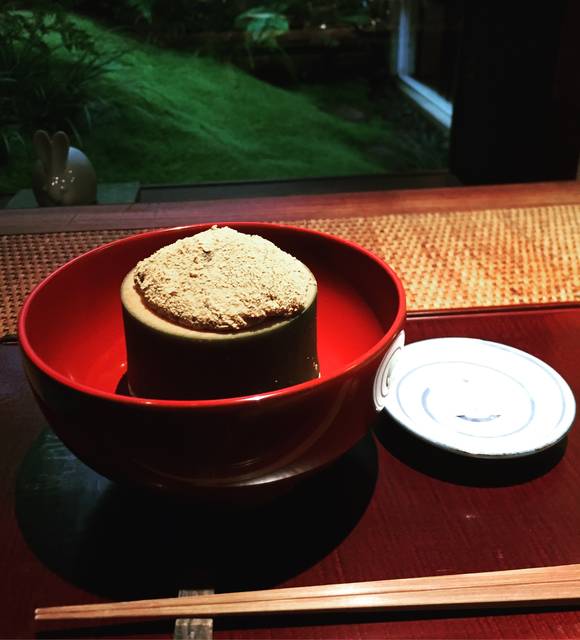 京都三大老舗旅館・俵屋旅館が手がけるカフェ！絶品わらび餅と
