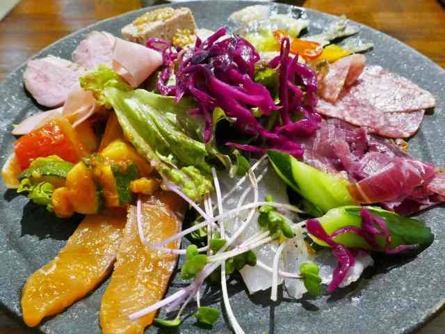懐かしさも感じる地元に馴染んだイタリア料理 三条会商店街の Locale ロカレ Kyotopi キョウトピ 京都観光情報 旅行 グルメ