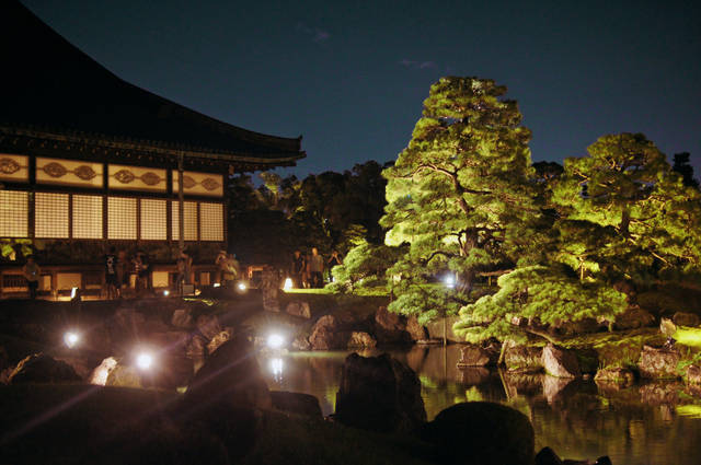 ライトアップされた「世界遺産 二条城」は幽玄な美しさ！【京の七夕