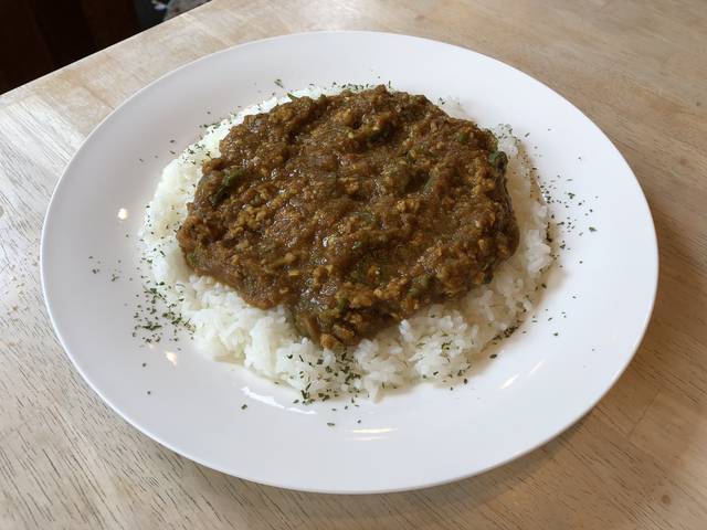 【夏限定】迸る鮮烈スパイス感！大辛唐辛子キーマカレー！喫茶うずら「伏見カレー」