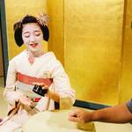 【烏丸六角】京都の美「舞妓」さんと楽しい一夜を過ごす体験を
