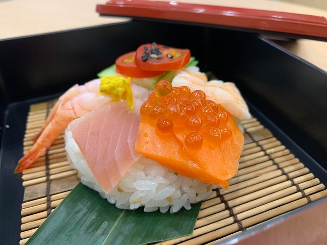 錦市場近く、初体験が詰まった「Sushi time」で好奇心と小腹を満たすひとときを！