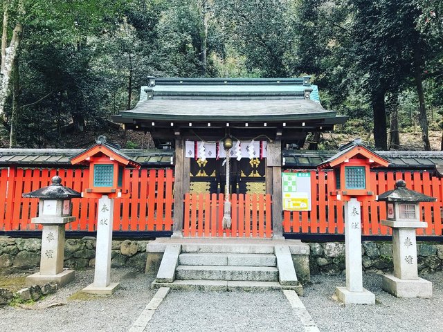 【京都嵐山】渡月橋スグ☆お酒の神様で知られる松尾大社摂社「櫟谷宗像神社」