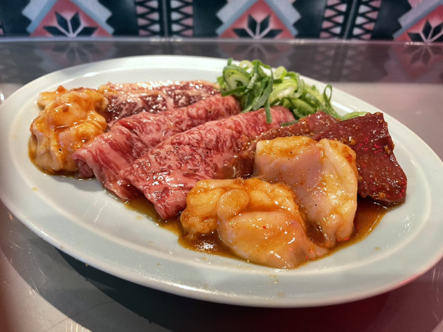 高コスパ新店】高瀬川の桜を眺めつつ、A5ランクの焼肉を！「西木屋町