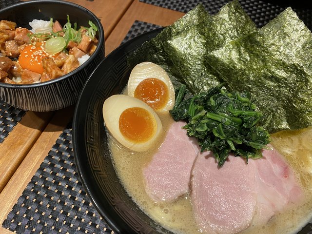 【京都ラーメン】やみつき注意&hearts; 家系豚骨・濃厚スープがクセになる『セアブラノ神』