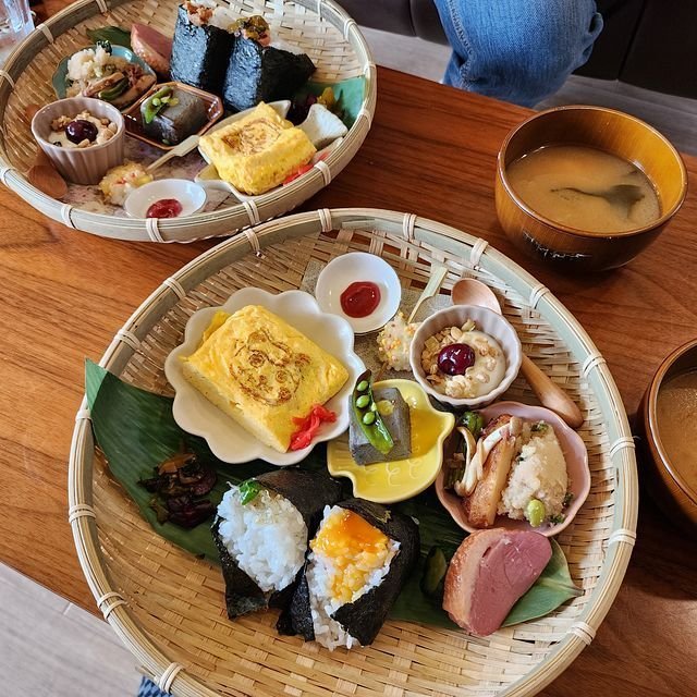 京都】だし巻き付きの大満足おにぎりプレート！伏見の古民家おにぎり