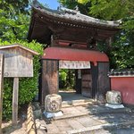 【京都】酒処 伏見桃山の穴場「長建寺」　異国情緒あふれる山門と弁天さん