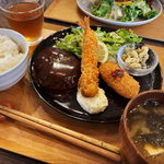 【京都ランチ】洋食や名物『肉吸い』などメニュー豊富な町定食！住宅街の行列店「くじら食堂」