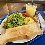 朝の京都でアメリカンヴィンテージなひと時！丸太町のベーカリーカフェ「スクールバスコーヒー」