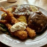 【京都ランチ】伏見で愛され続ける洋食の名店!圧巻コスパで人気「オムライスあらき」