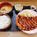 【京都ボリュームランチ】750円でこの量は事件！学生街の名食堂で「チキンカツ」を食らう
