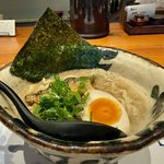 【京都】星付きシェフも通う！クセになる新感覚の濃厚ラーメン「なぶら 元田中店」