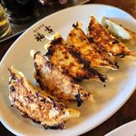 【京都昼酒】種類豊富な餃子とアテが並ぶ！昼酒にもピッタリな伏見の餃子専門店「福吉」