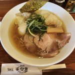 【京都ラーメン】北海道小麦粉自家製麺と魚介×鶏の旨塩スープ、ワンタン絶品「麵屋希楽夢」