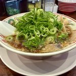 【京都ラーメン】伝統の背脂醤油！ねぎ＆たくあん無料、お値打ち定食も人気「魁力屋」