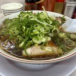 【京都ラーメン】無性に食べたくなる老舗の一杯！限定メニューあり「新福菜館 天神川店」