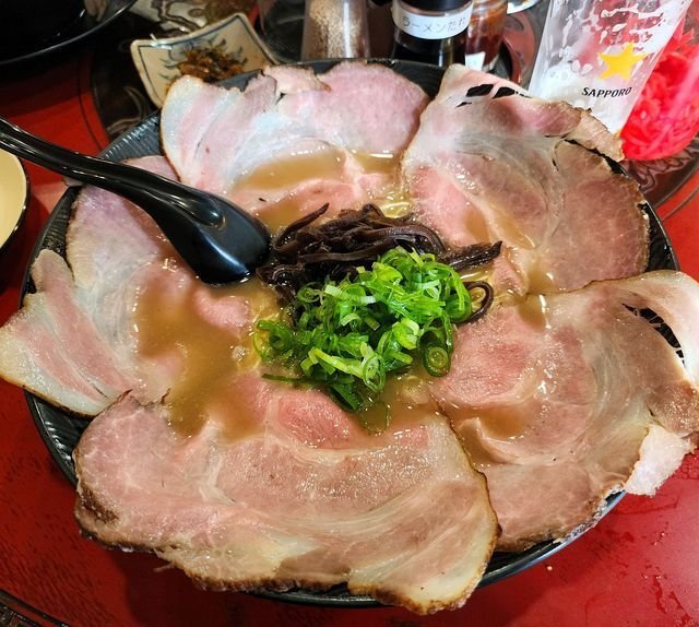 京都では数少ない九州系白濁豚骨ラーメン！限定麺やアテも充実「中華そば 錦 伏見店」