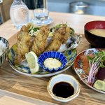 【京都ランチ】生牡蠣が194円！10時から営業、錦市場すぐの海鮮酒場「スタンドドスエ」