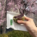 京都美山の春♩手のひらサイズ、300円の幸せ♡ 焼きたておやき『ふらっと美山』