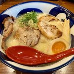 【京都】焼鳥店がラーメン店をスタート！鶏白湯と唐揚げが名物　藤森駅前「てるてる坊主」