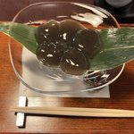 【京都和菓子】初夏に食べたい涼やかな出来立て『わらび餅』名店☆お座敷ゆったり「茶寮宝泉」