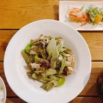 【京都・穴場グルメ】ブランコ席？レトロ町家の"エスニック定食"がクセになるおいしさ