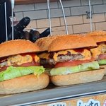 【京都・西京区】音楽会に現れた行列のキッチンカー　店主が胸に燻らせる“テキサスの夢”