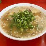 【京都ラーメン】名店の系譜！城陽で愛される背脂ちゃっちゃの人気店「中華そば ほそかわ」
