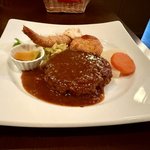 【京都ランチ】創業40年、地元で愛される手作り洋食店！人気メニューを一皿で「タンジー」