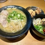 【京都ランチ】ラーメンにどんぶり、唐揚げで1000円！名店の系譜、人気のランチセット