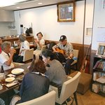 京都・千代原口の居酒屋で見つけた日曜の昼下がり、おでんと昼呑みと、生演奏