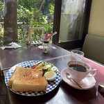 【京都モーニング】静かに朝を楽しむ寺町通の地元民集う穴場の昭和レトロ喫茶「エイト珈琲店」