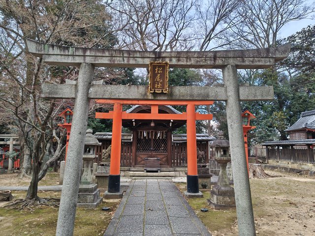 松尾社(東照宮左隣)